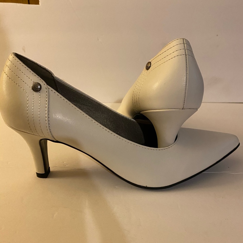 Life Stride White Heels